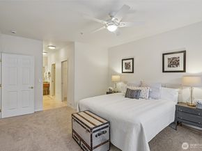 4406 Providence Point Place SE 301, Issaquah WA 98029