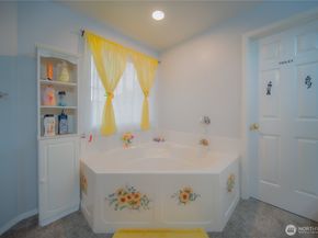 5615 S 233rd Street, Kent WA 98032