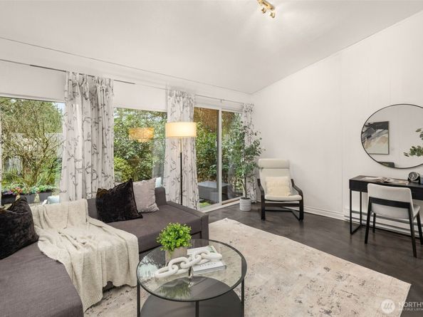 13772 NE 60th Street 181, Redmond WA 98052