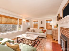 106 NE 46th Street, Seattle WA 98105