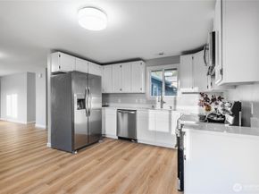 534 Juniper St, Bremerton WA 98310