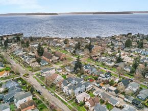 3239 61st Avenue SW unit B, Seattle WA 98116