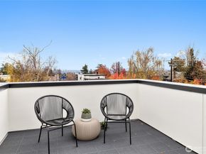 313 17th Avenue E, Seattle WA 98112