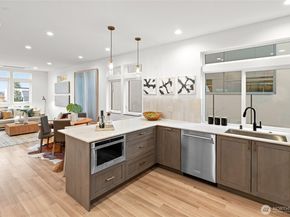 313 17th Avenue E, Seattle WA 98112