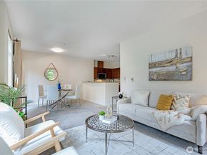 1000 Aurora Avenue N 311, Seattle WA 98109