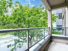 1000 Aurora Avenue N 311, Seattle WA 98109