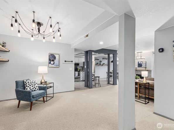 11300 1st Avenue NE 217, Seattle WA 98125