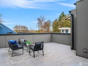 2617 3rd Avenue W, Seattle WA 98119