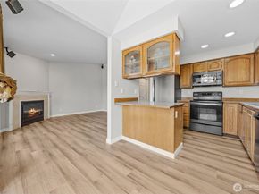 12025 SE 60th Street B, Bellevue WA 98006