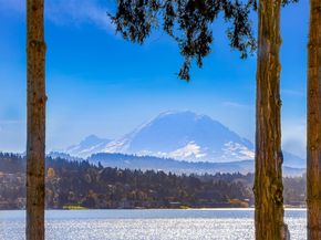 8329 NE Juanita Drive, Kirkland WA 98034