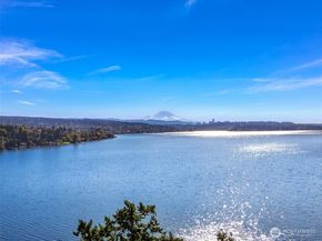 8329 NE Juanita Drive, Kirkland WA 98034