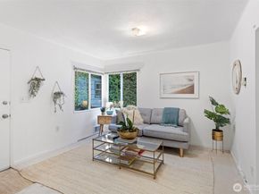 19028 15th Avenue NE, Shoreline WA 98155