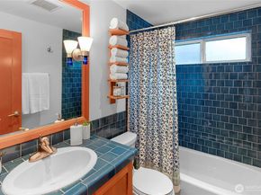 6133 NE Lariat Loop, Bainbridge Island WA 98110