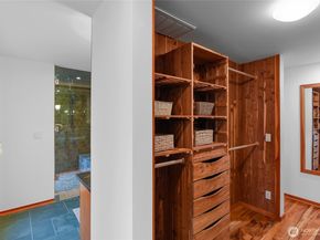 6133 NE Lariat Loop, Bainbridge Island WA 98110