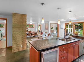 6133 NE Lariat Loop, Bainbridge Island WA 98110