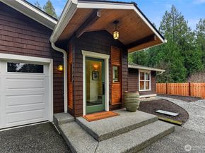 6133 NE Lariat Loop, Bainbridge Island WA 98110