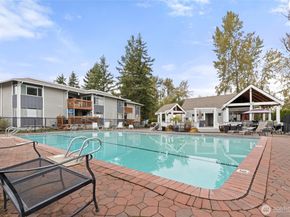 17407 NE 45th Street 162, Redmond WA 98052