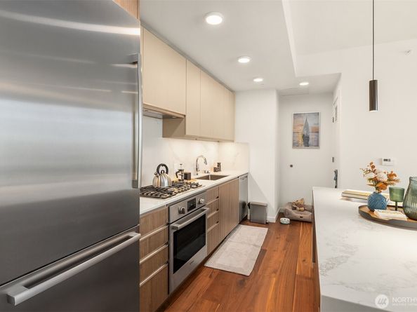 800 Columbia Street 2505, Seattle WA 98104