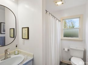 19024 15th Avenue NE, Shoreline WA 98155