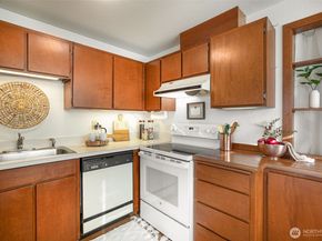 2619 Rucker Avenue 5, Everett WA 98201