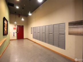 827 Hiawatha Place S 406, Seattle WA 98144