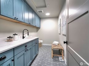 8722 128th Avenue NE, Kirkland WA 98033