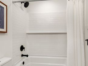 7428 2nd Avenue NE, Seattle WA 98115