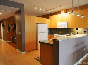 17 W Mercer Street 207, Seattle WA 98119