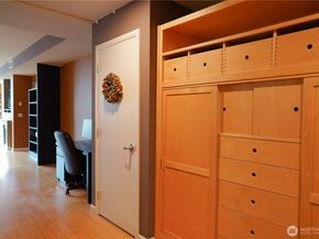 17 W Mercer Street 207, Seattle WA 98119