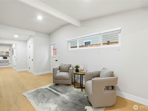 11024 SE 27th Place, Bellevue WA 98004