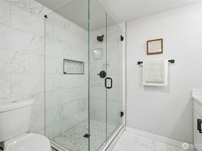 11024 SE 27th Place, Bellevue WA 98004