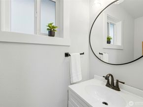 11024 SE 27th Place, Bellevue WA 98004