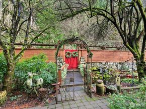 25629 NE Redmond Fall City Road, Redmond WA 98053