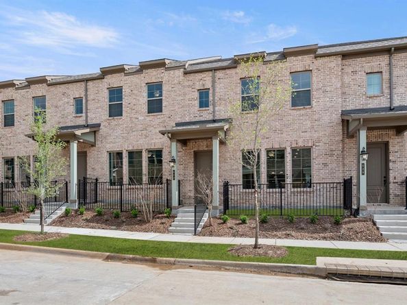 628  Redwood Way , Mansfield Texas 76063