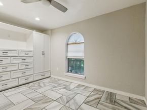 15914  Club Crest Drive  2112, Dallas Texas 75248