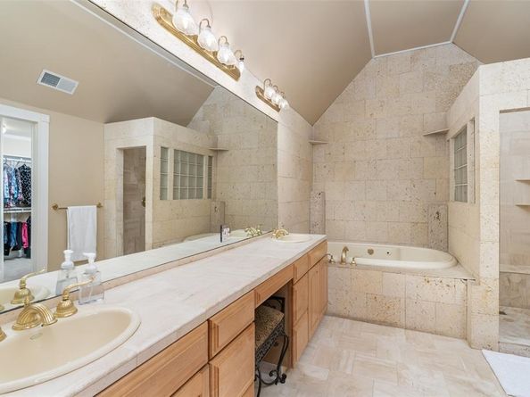 1201  Tralee Lane , Garland Texas 75044