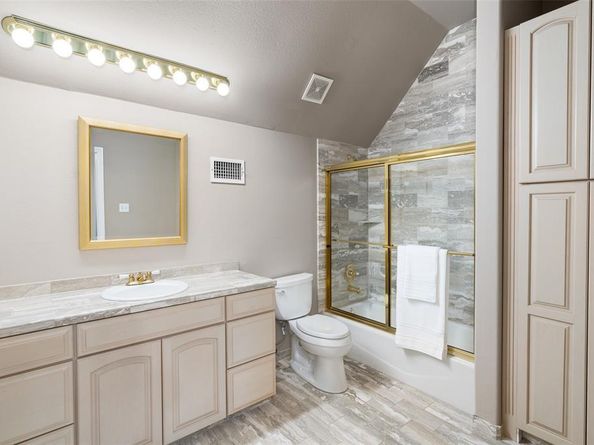 1201  Tralee Lane , Garland Texas 75044