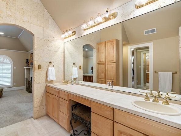 1201  Tralee Lane , Garland Texas 75044