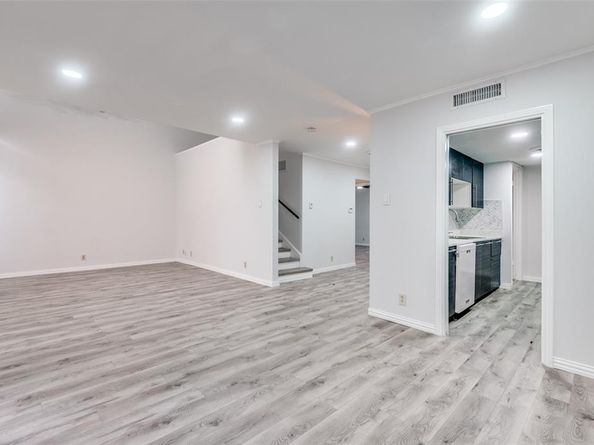 576 E Avenue J   B, Grand Prairie Texas 75050