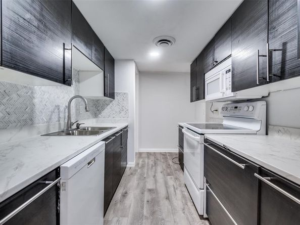 576 E Avenue J   B, Grand Prairie Texas 75050