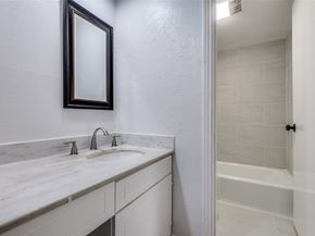 576 E Avenue J   B, Grand Prairie Texas 75050