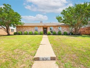 1654  Clarendon Drive , Lewisville Texas 75067