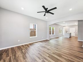 1615 E Hattie Street , Fort Worth Texas 76104