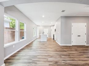 1615 E Hattie Street , Fort Worth Texas 76104