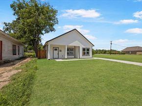1615 E Hattie Street , Fort Worth Texas 76104