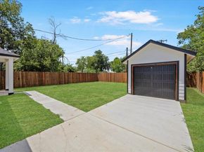 1615 E Hattie Street , Fort Worth Texas 76104