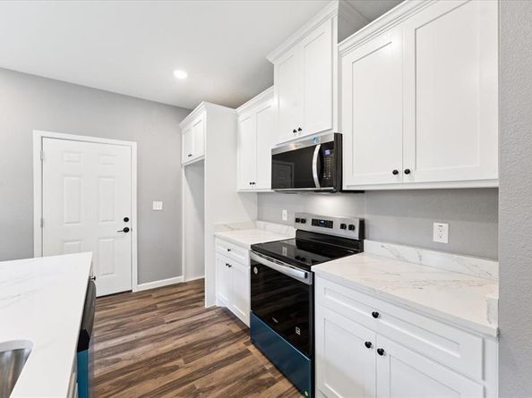 1615 E Hattie Street , Fort Worth Texas 76104