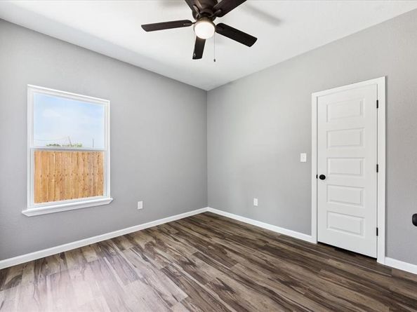1615 E Hattie Street , Fort Worth Texas 76104