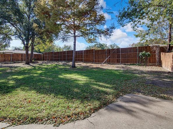 1820  Ridgmar Boulevard , Fort Worth Texas 76116