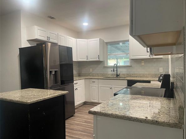 3524  Ave Avenue  N, Fort Worth Texas 76105